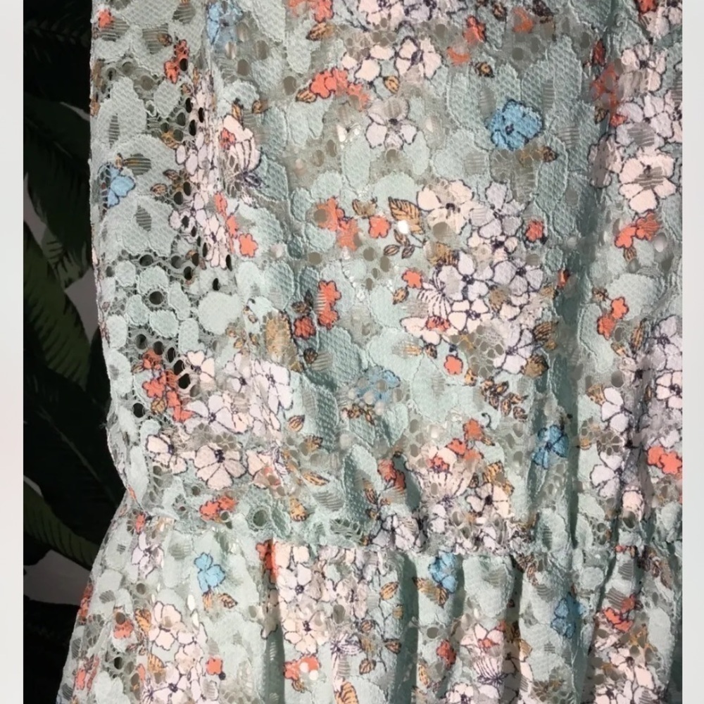 VICTORIA’S Secret Eyelet Silver Sea Floral Full Lace Romper Lingerie Size Medium - Picture 11 of 12